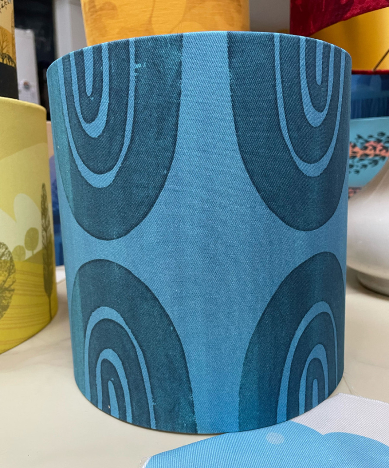 blueretro archessmalltable3
